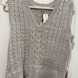 NWT Cable Knit V-Neck Sweater Vest